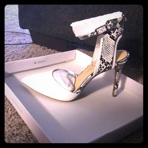 Jessica Simpson Heels Hadiya